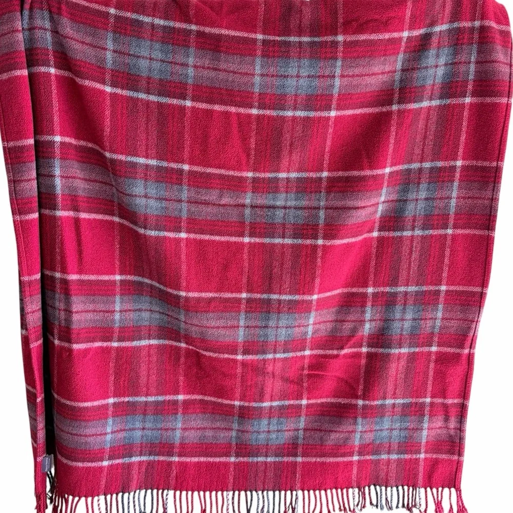 Roca Home Portuguese Red Plaid Throw Blanket